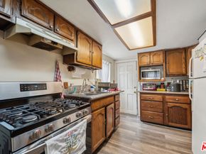 1946 S La Salle Avenue, Los Angeles CA 90018
