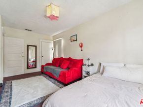 1946 S La Salle Avenue, Los Angeles CA 90018
