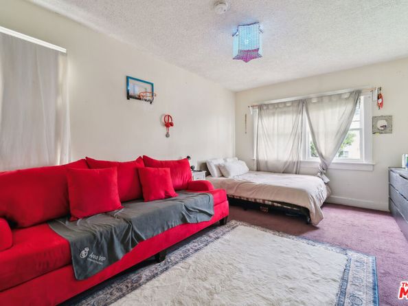 1946 S La Salle Avenue, Los Angeles CA 90018