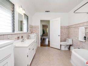 157 N Las Palmas Avenue, Los Angeles CA 90004
