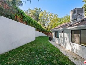 4104 Saugus Avenue, Sherman Oaks CA 91403