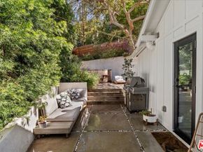 4104 Saugus Avenue, Sherman Oaks CA 91403
