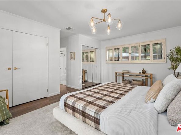 4104 Saugus Avenue, Sherman Oaks CA 91403