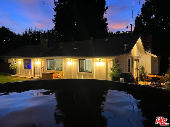 4104 Saugus Avenue, Sherman Oaks CA 91403