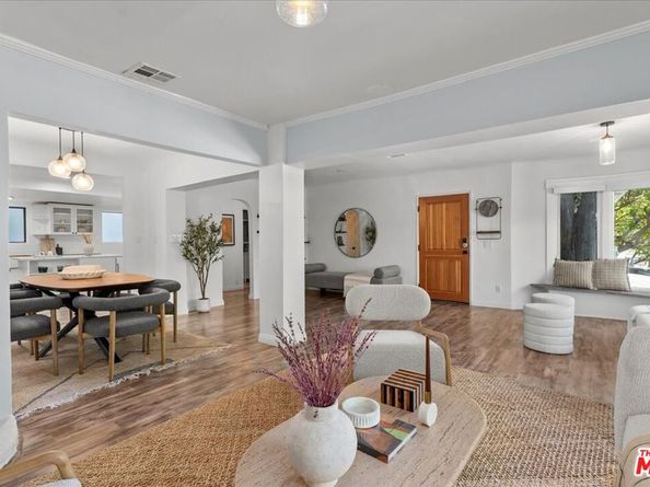 4104 Saugus Avenue, Sherman Oaks CA 91403