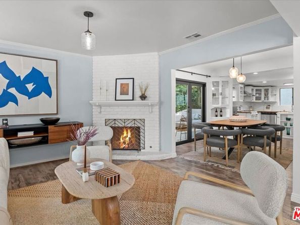 4104 Saugus Avenue, Sherman Oaks CA 91403