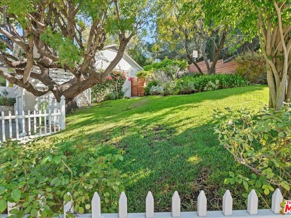 4104 Saugus Avenue, Sherman Oaks CA 91403