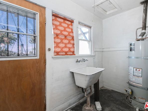 6535 Regent Street, Huntington Park CA 90255