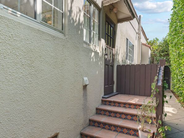 9015 W 24th Street, Los Angeles CA 90034