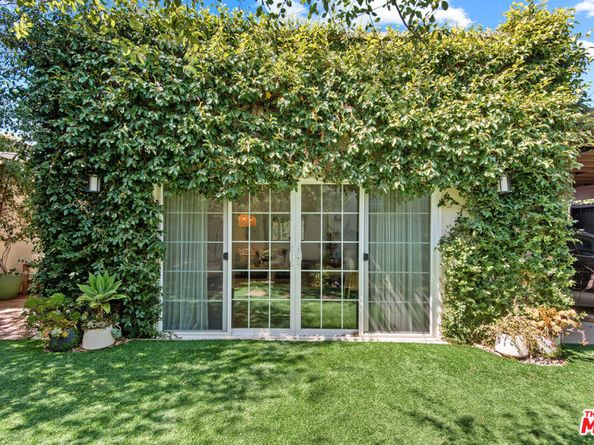 9015 W 24th Street, Los Angeles CA 90034