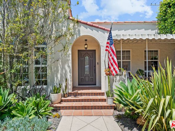 9015 W 24th Street, Los Angeles CA 90034