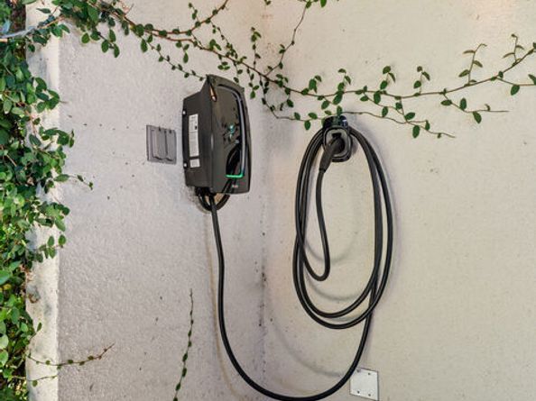 9015 W 24th Street, Los Angeles CA 90034