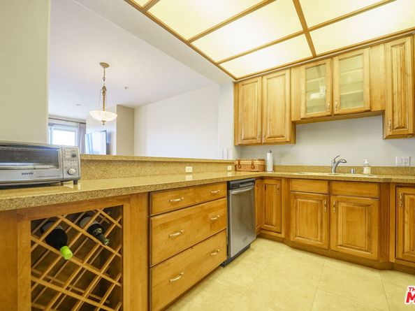 4568 W 1ST Street 308, Los Angeles CA 90004