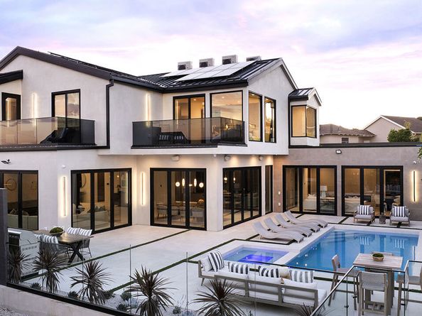 2950 Club Drive, Los Angeles CA 90064
