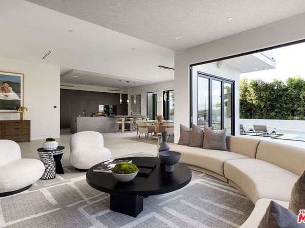 2950 Club Drive, Los Angeles CA 90064