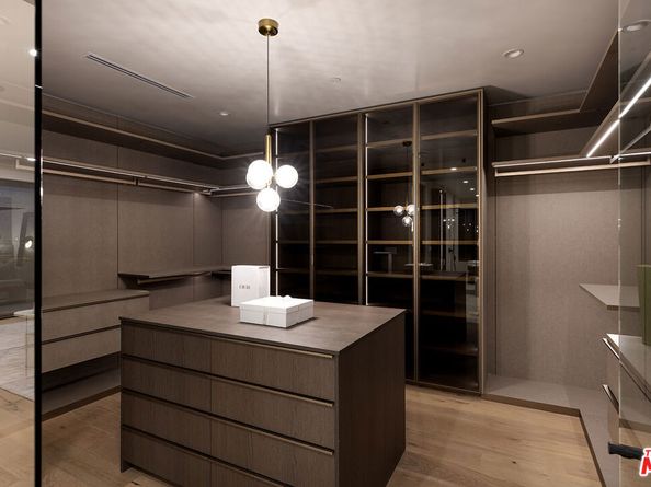 2950 Club Drive, Los Angeles CA 90064