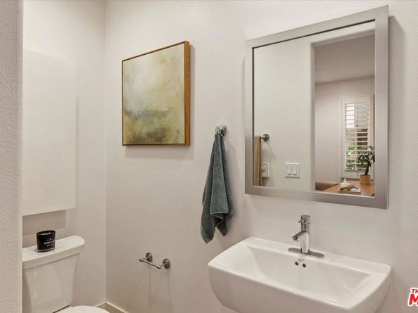 644 N Gramercy Place, Los Angeles CA 90004
