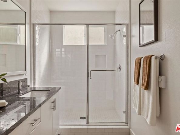 644 N Gramercy Place, Los Angeles CA 90004