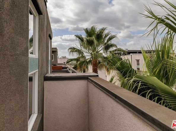 644 N Gramercy Place, Los Angeles CA 90004