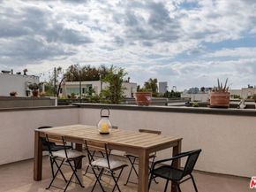 644 N Gramercy Place, Los Angeles CA 90004