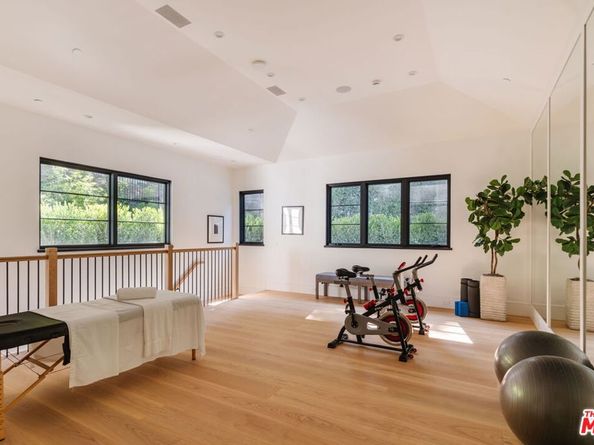 13164 Boca De Canon Lane, Los Angeles CA 90049