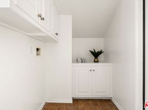 3920 Stone Canyon Avenue, Sherman Oaks CA 91403