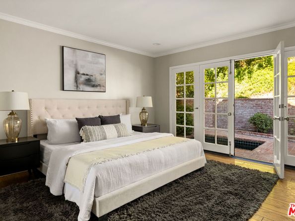 3920 Stone Canyon Avenue, Sherman Oaks CA 91403