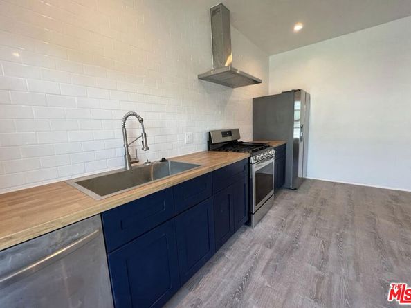 216 Columbia Place, Los Angeles CA 90026