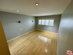 1250 N Kings Road 303, West Hollywood CA 90069