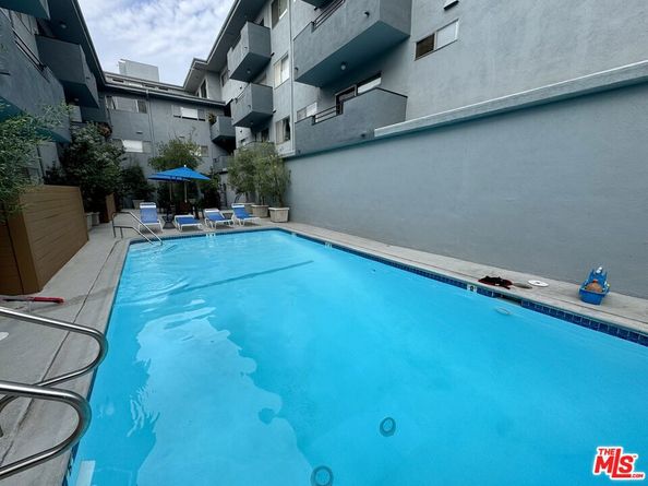 1250 N Kings Road 303, West Hollywood CA 90069