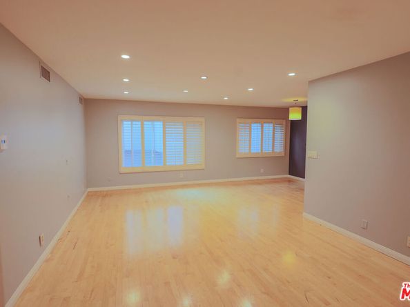 1250 N Kings Road 303, West Hollywood CA 90069