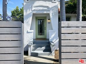 910 Victoria Avenue, Venice CA 90291