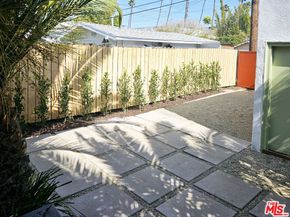 910 Victoria Avenue, Venice CA 90291
