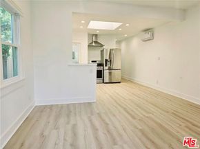 910 Victoria Avenue, Venice CA 90291