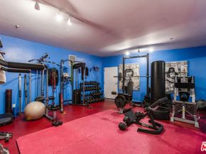 2651 La Cuesta Drive, Los Angeles CA 90046