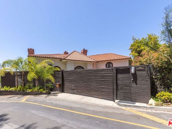 2651 La Cuesta Drive, Los Angeles CA 90046