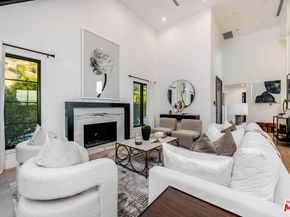 3915 Vista Linda Drive, Encino CA 91316