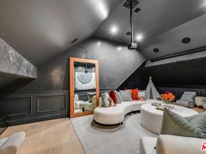 3915 Vista Linda Drive, Encino CA 91316
