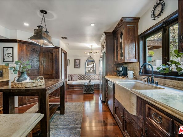 8054 Fareholm Drive, Los Angeles CA 90046