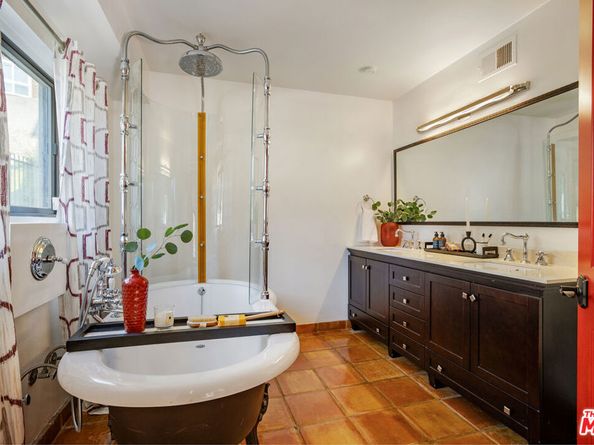 8054 Fareholm Drive, Los Angeles CA 90046