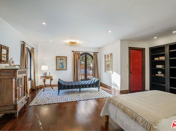 8054 Fareholm Drive, Los Angeles CA 90046