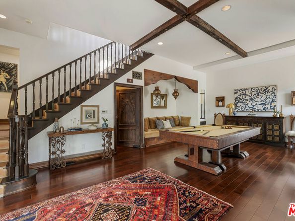 8054 Fareholm Drive, Los Angeles CA 90046