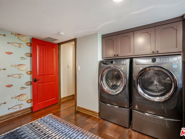 8054 Fareholm Drive, Los Angeles CA 90046