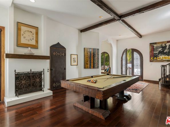 8054 Fareholm Drive, Los Angeles CA 90046