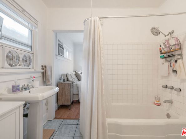 4354 Prospect Avenue, Los Angeles CA 90027