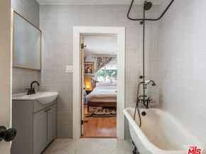 4354 Prospect Avenue, Los Angeles CA 90027