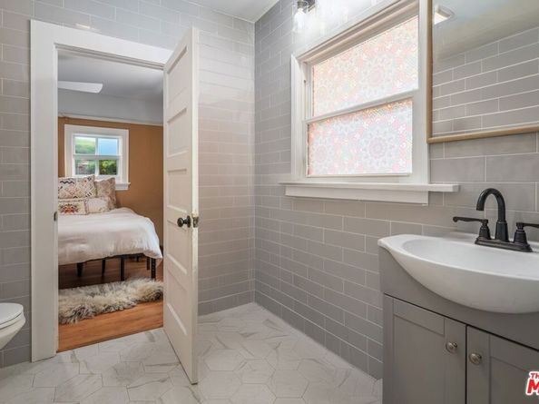 4354 Prospect Avenue, Los Angeles CA 90027