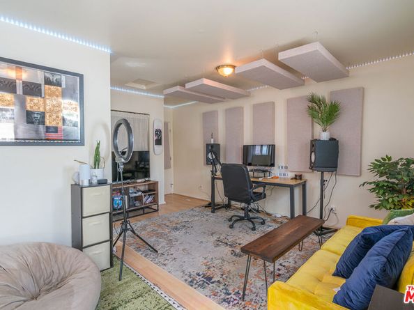 4354 Prospect Avenue, Los Angeles CA 90027