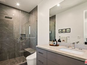 1917 S Bedford Street, Los Angeles CA 90034