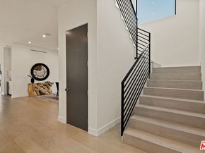 1917 S Bedford Street, Los Angeles CA 90034